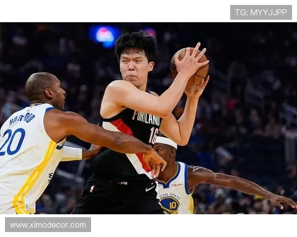 杨瀚森点抢篮板助队友快攻反击轻松取分精彩瞬间回顾全场焦点时刻